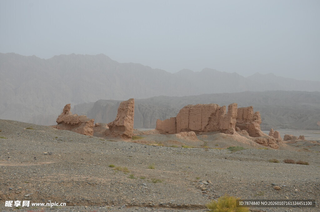 荒漠中的奇特土林景观