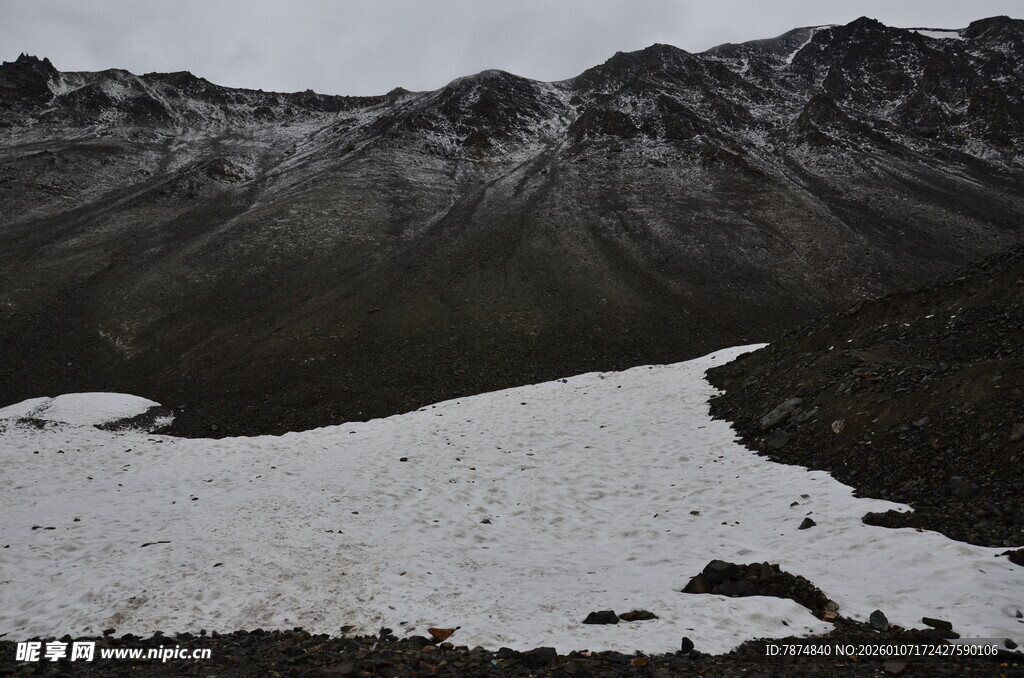 雪山壮丽景观