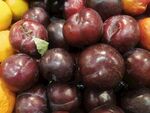 紫黑李子