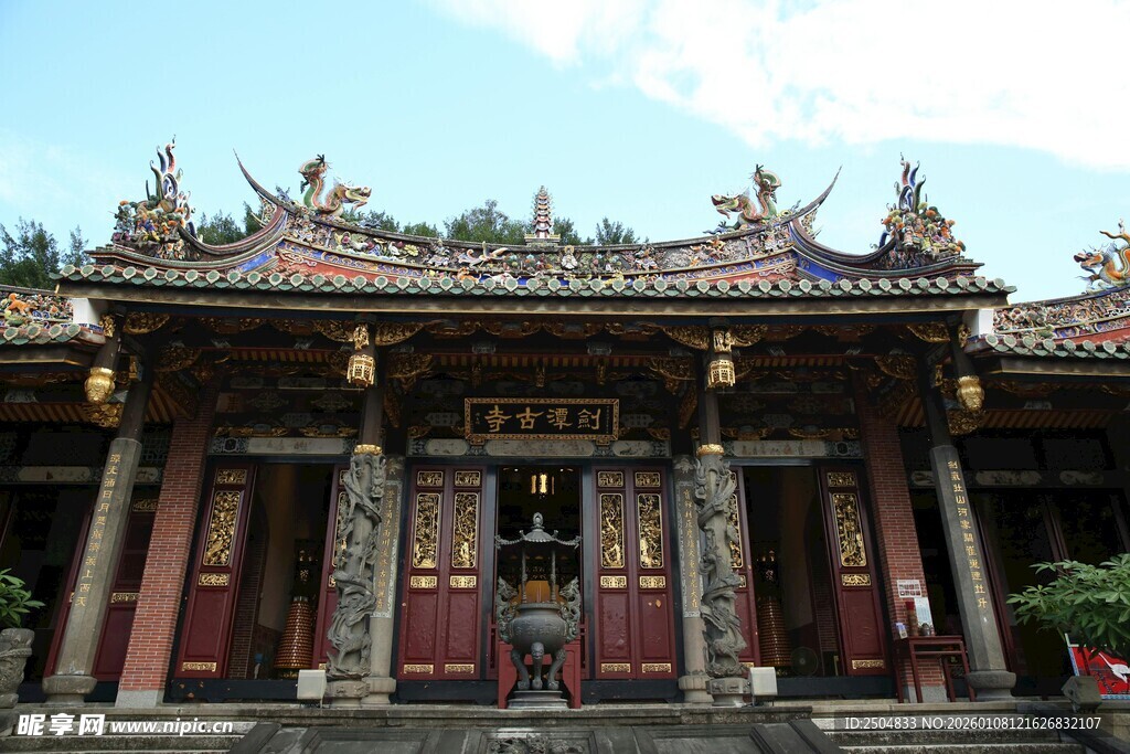 传统中式庙宇建筑古韵