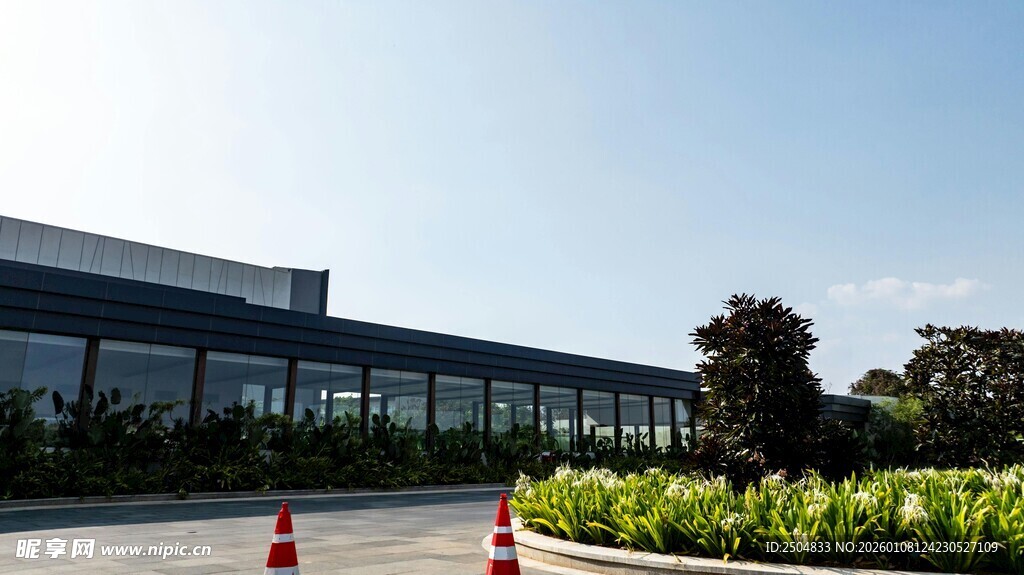 现代风格的工业建筑外观