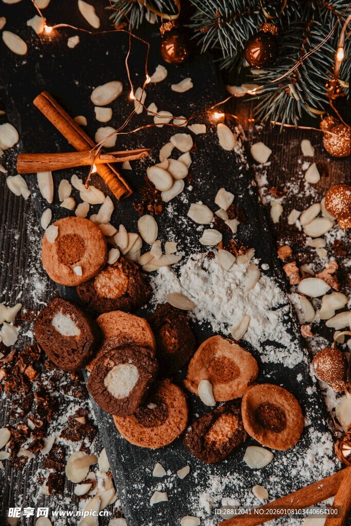 烘焙食材散落的诱人场景