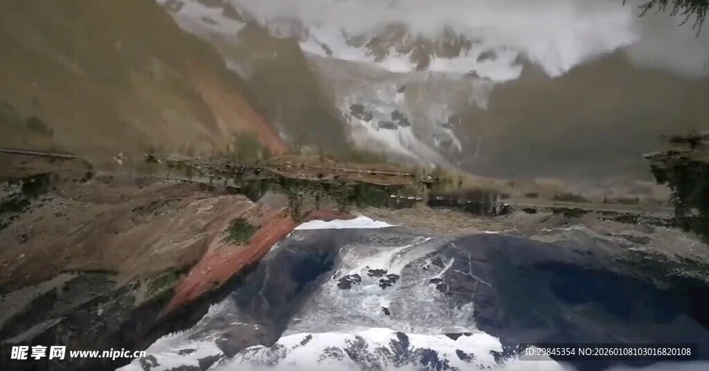 高空俯瞰壮阔山川景观