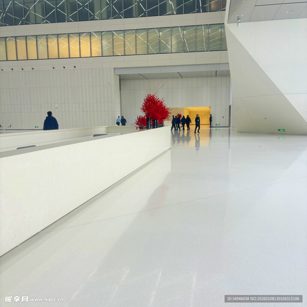 现代艺术展厅内景