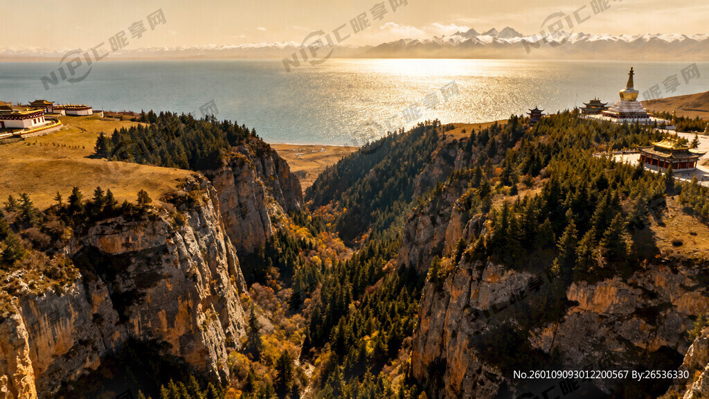 以青海湖为背景 不需要宗教色彩