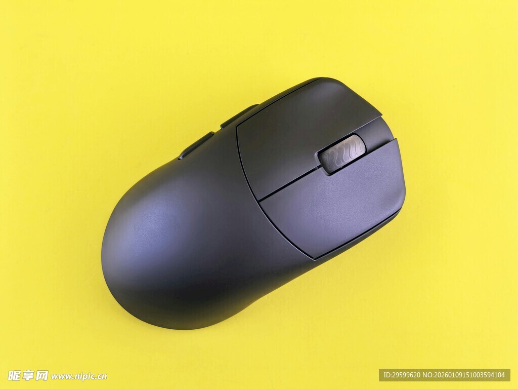黑色无线鼠标特写
