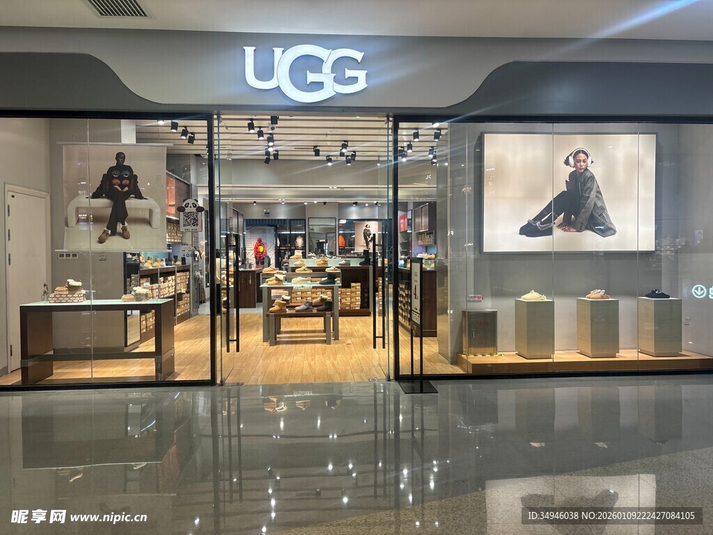 UGG品牌时尚鞋店展示