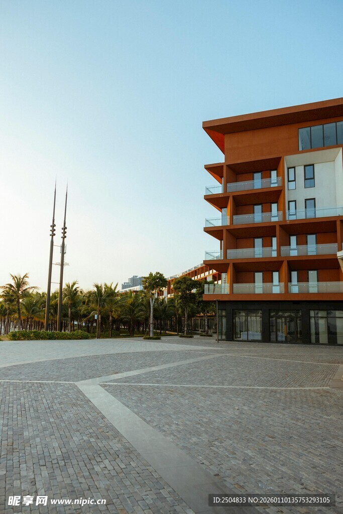 中式风格多层建筑广场