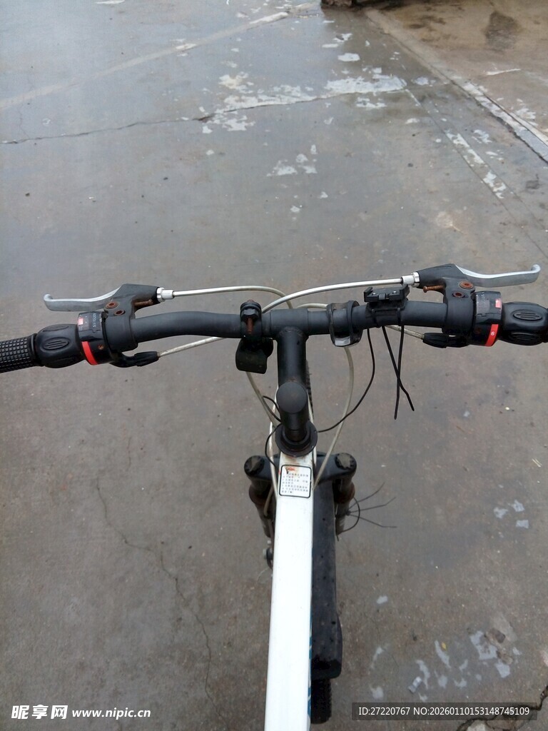 自行车车把手特写