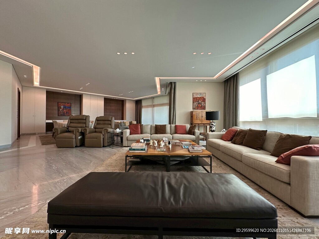 现代宽敞客厅室内场景