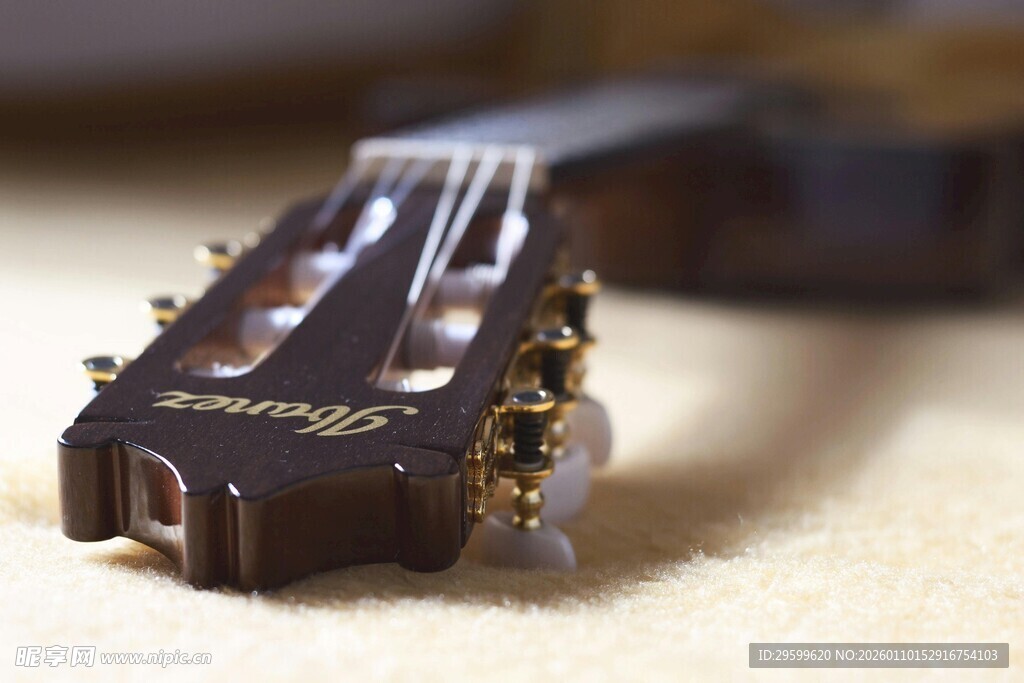 尤克里里琴头特写