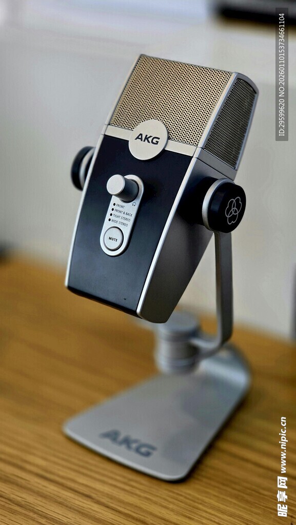 复古风桌面收音机摆件