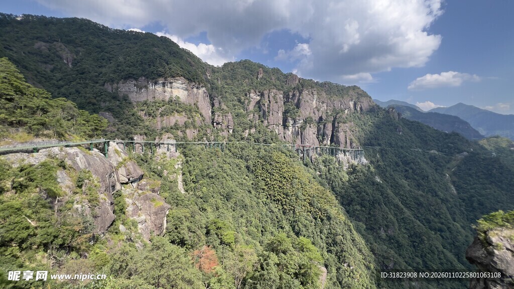 壮丽山间公路 绝美风光
