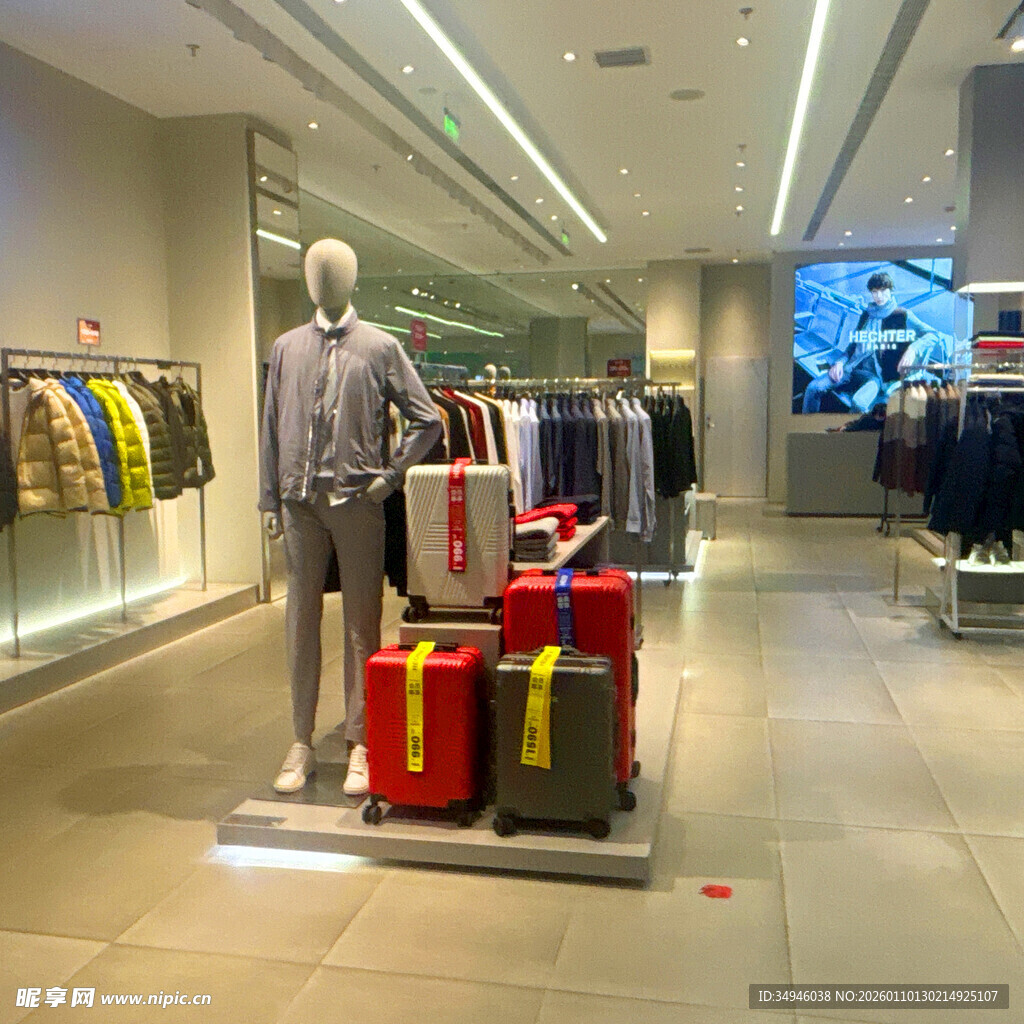 时尚男装店陈列展示