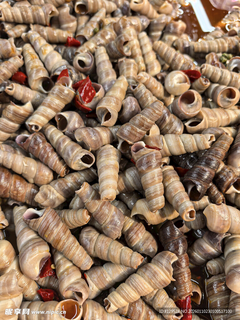 堆叠的美味牛肉卷