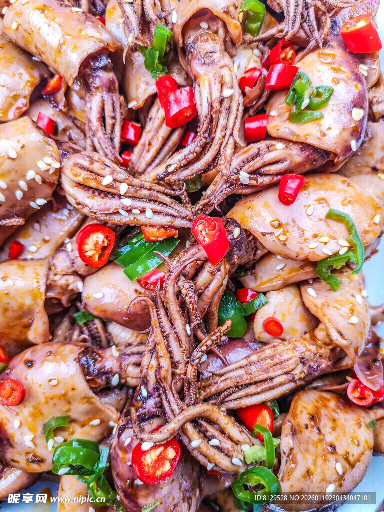 香辣鱿鱼美食诱人呈现