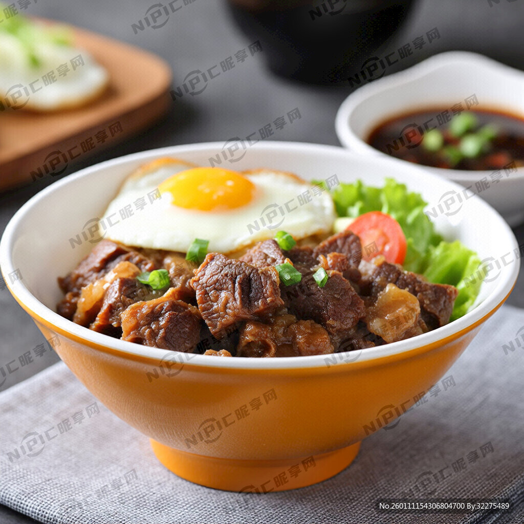 一碗牛腩饭 要求碗内白色