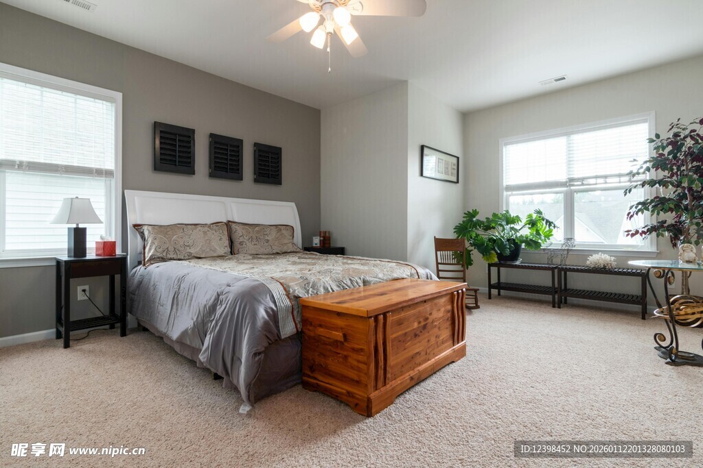 现代简约风格温馨卧室