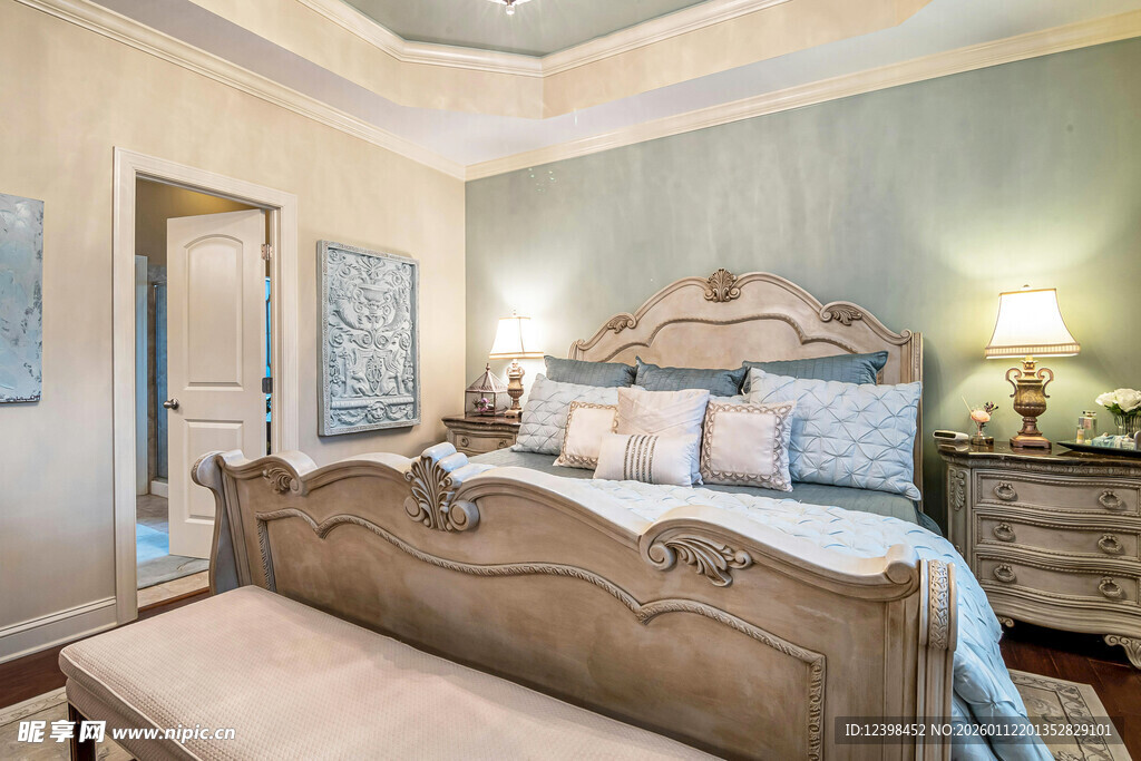 欧式复古风格豪华卧室