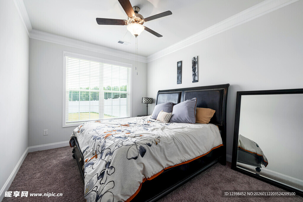 简约现代风格的温馨卧室