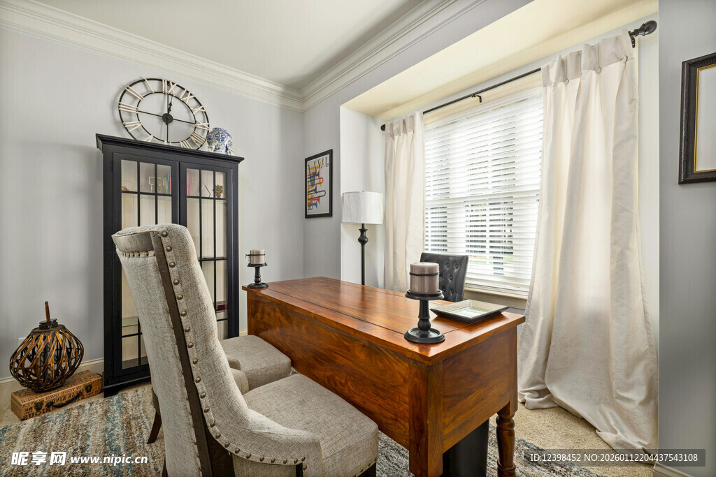 简约雅致的居家书房一角