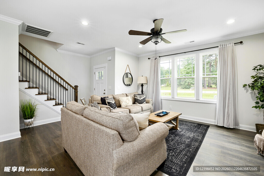 现代简约风温馨客厅空间