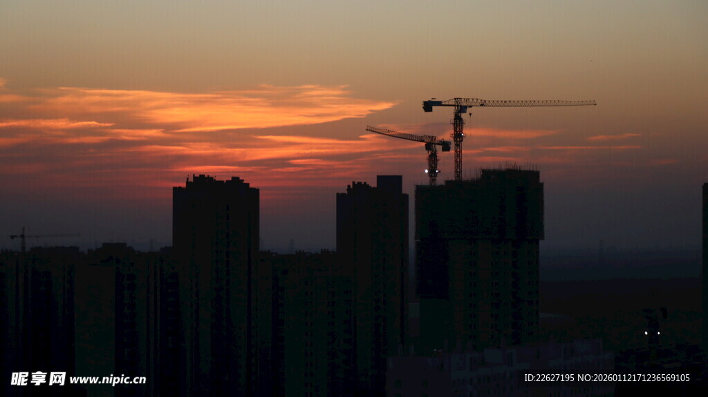城市黄昏时的天际线美景