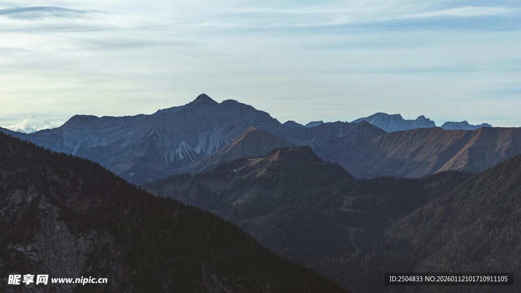 壮丽山景 远山连绵