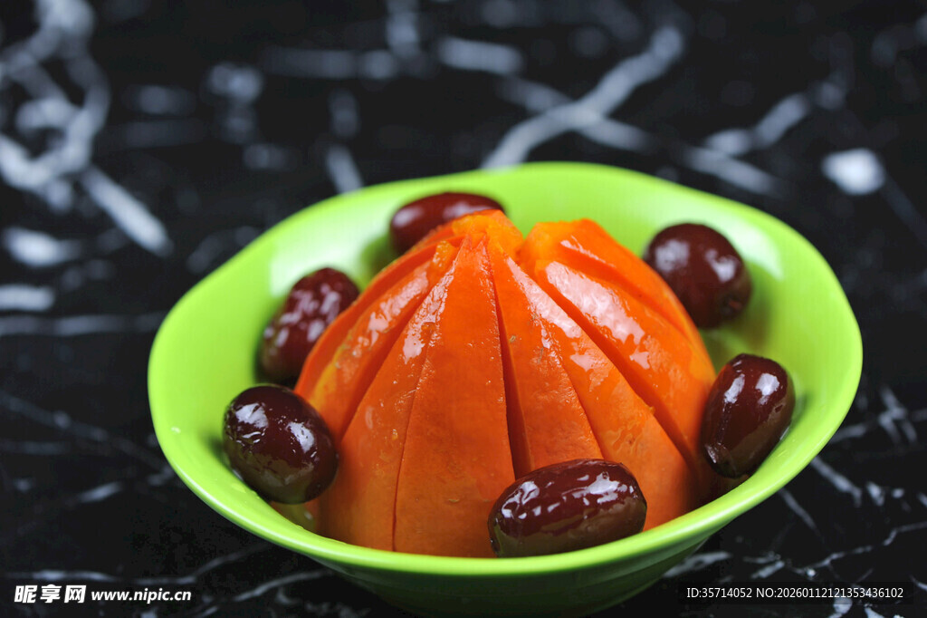 南瓜红枣甜品色泽诱人