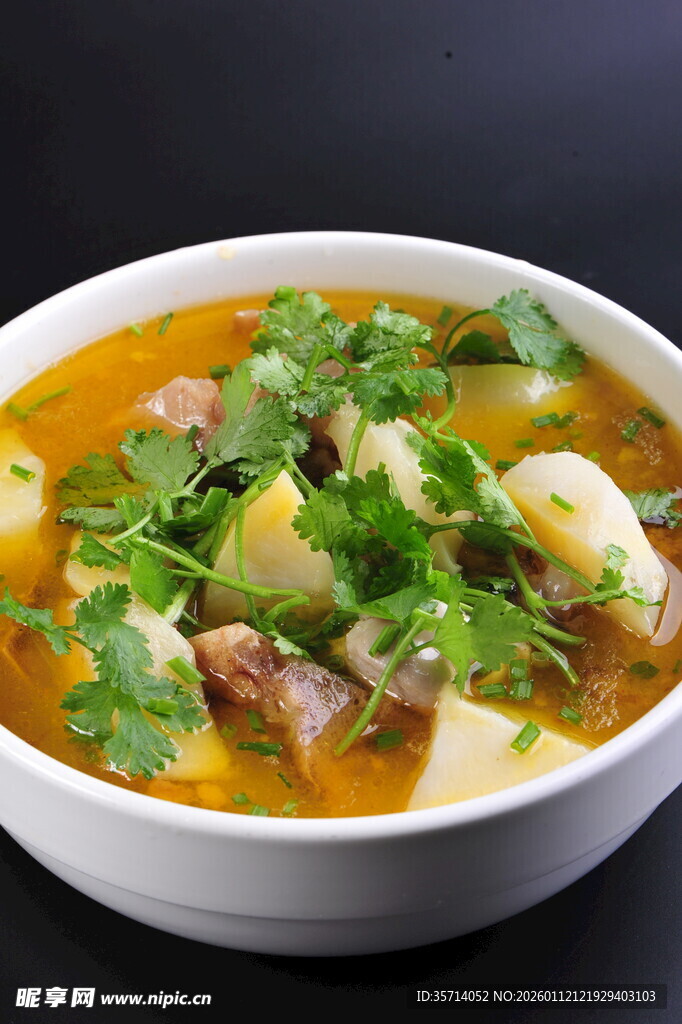 美味鲜香的豆腐香菜汤