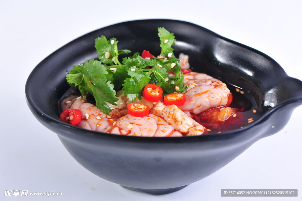 黑碗装的美味青椒猪脑