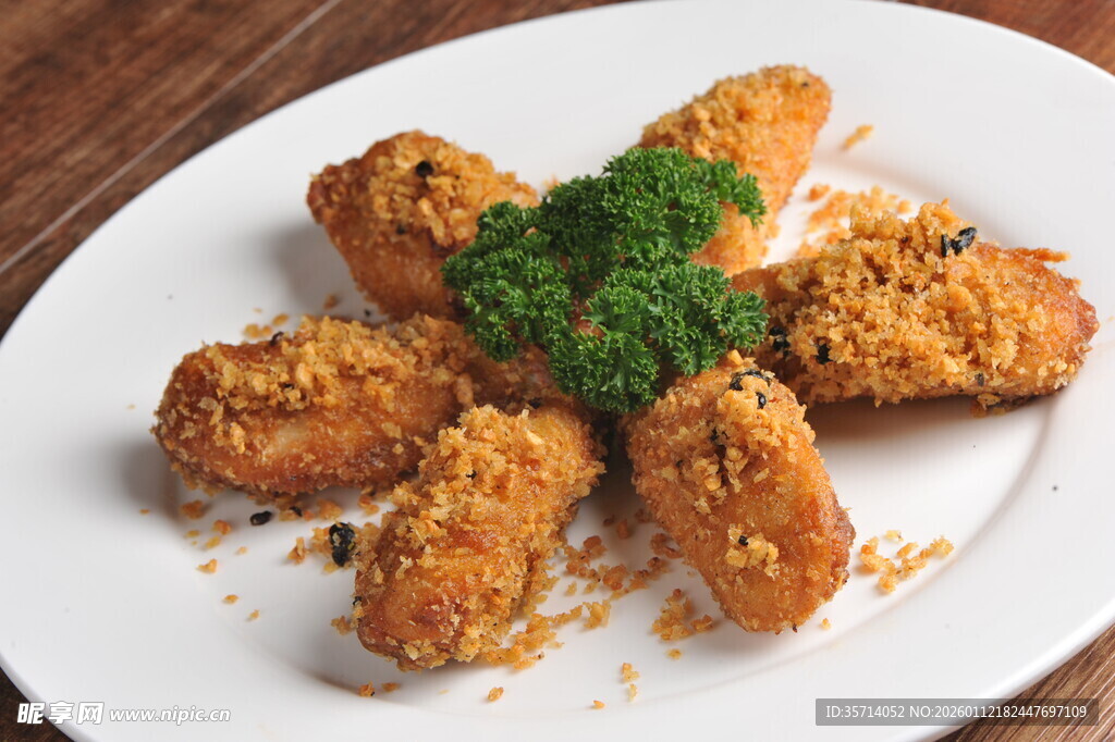 香酥炸猪排 摆于白盘