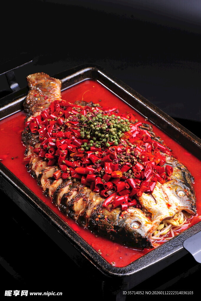 香辣烤鱼味蕾的火辣盛宴