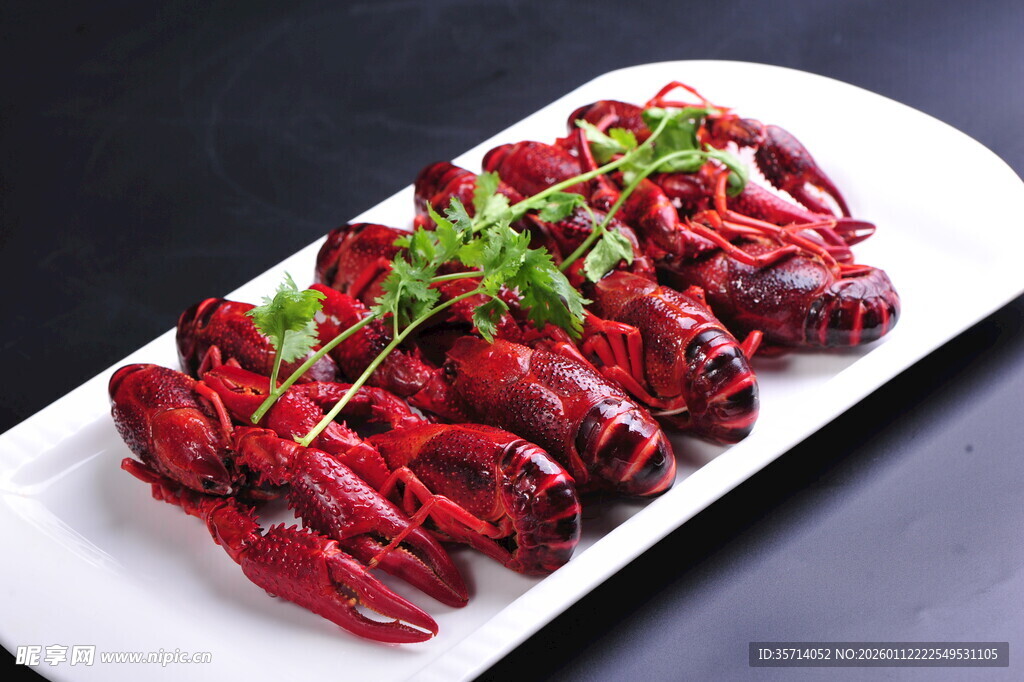 美味小龙虾摆盘精致