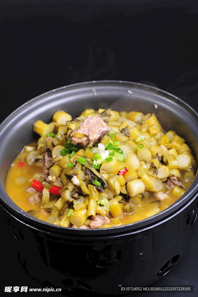 美味黄焖鸡砂锅料理