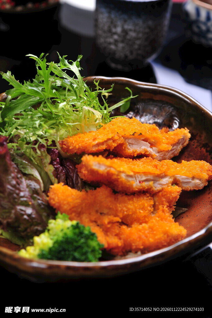 美味日式烤肉拼盘