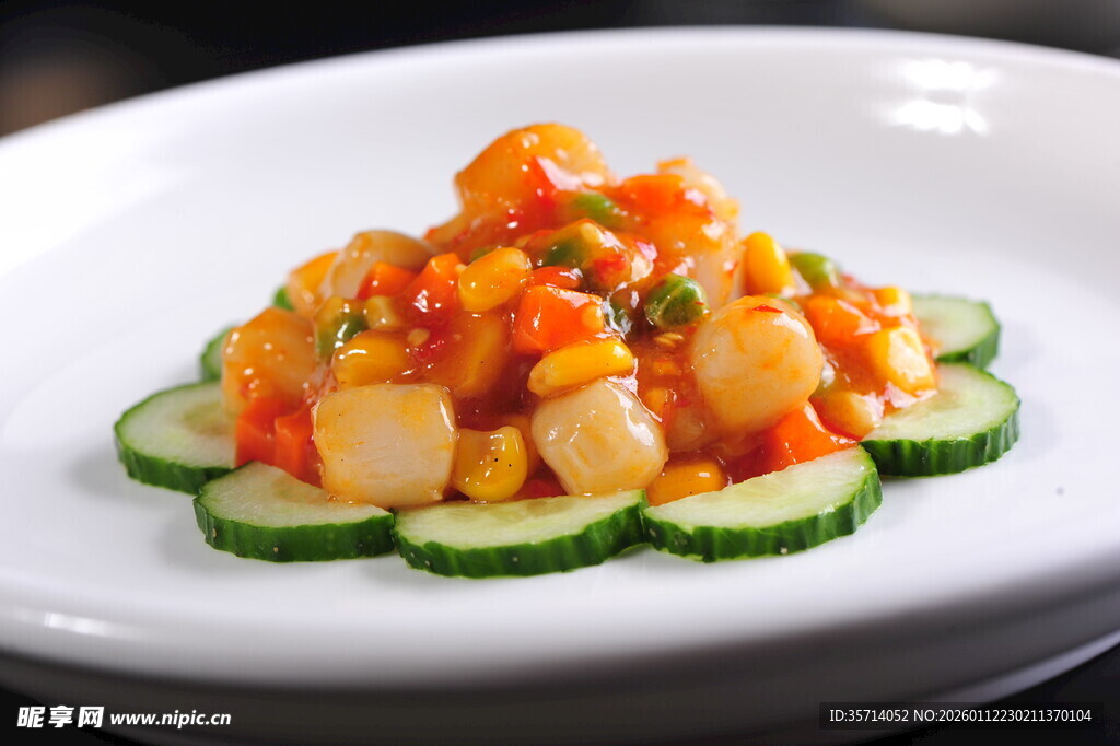 美味黄瓜配多彩炒鱼丁