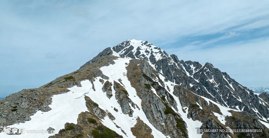 巍峨雪山壮丽景致