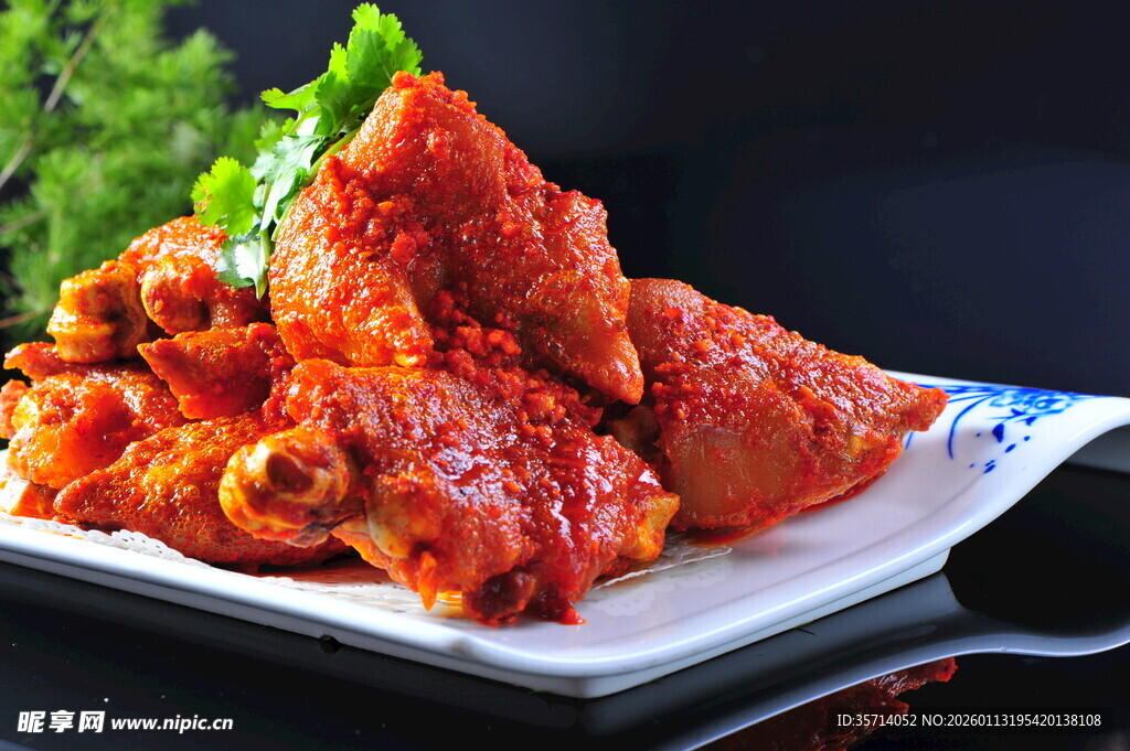 美味香辣酱猪手