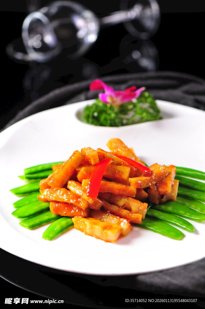 彩椒配青豆美食