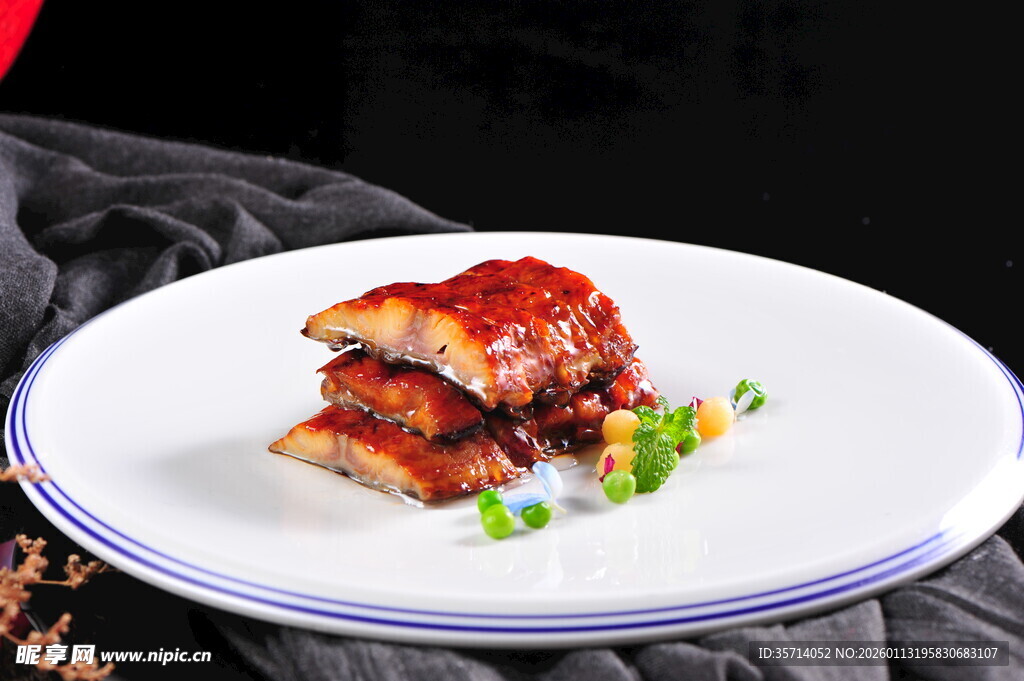 美味叉烧摆盘精致