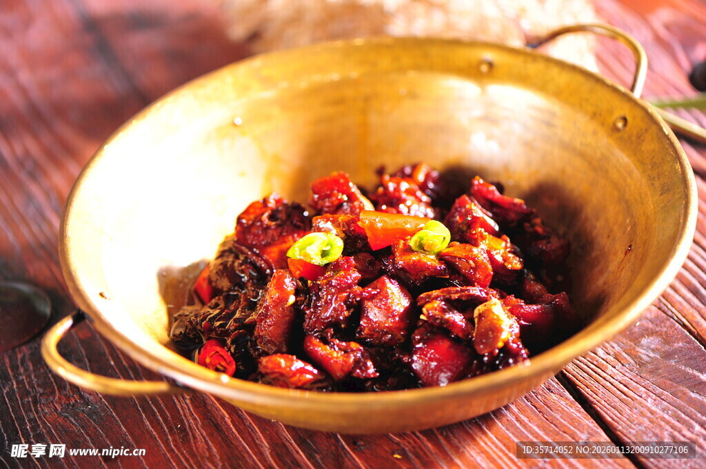 铜锅炒肉