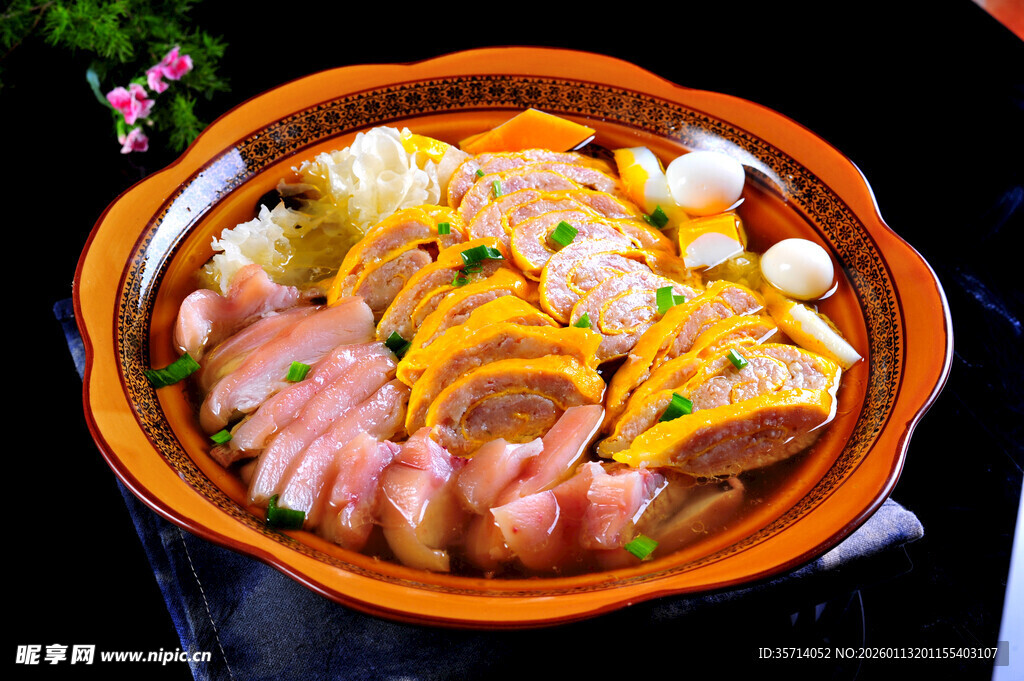 美味什锦砂锅煲