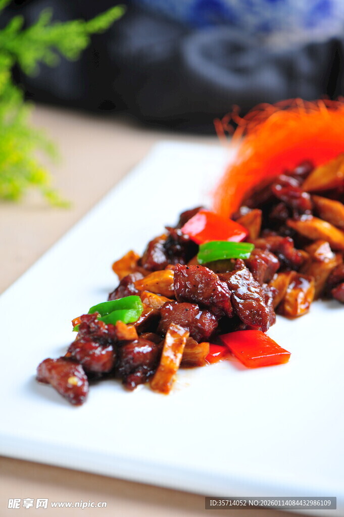 美味菌菇炒牛肉粒