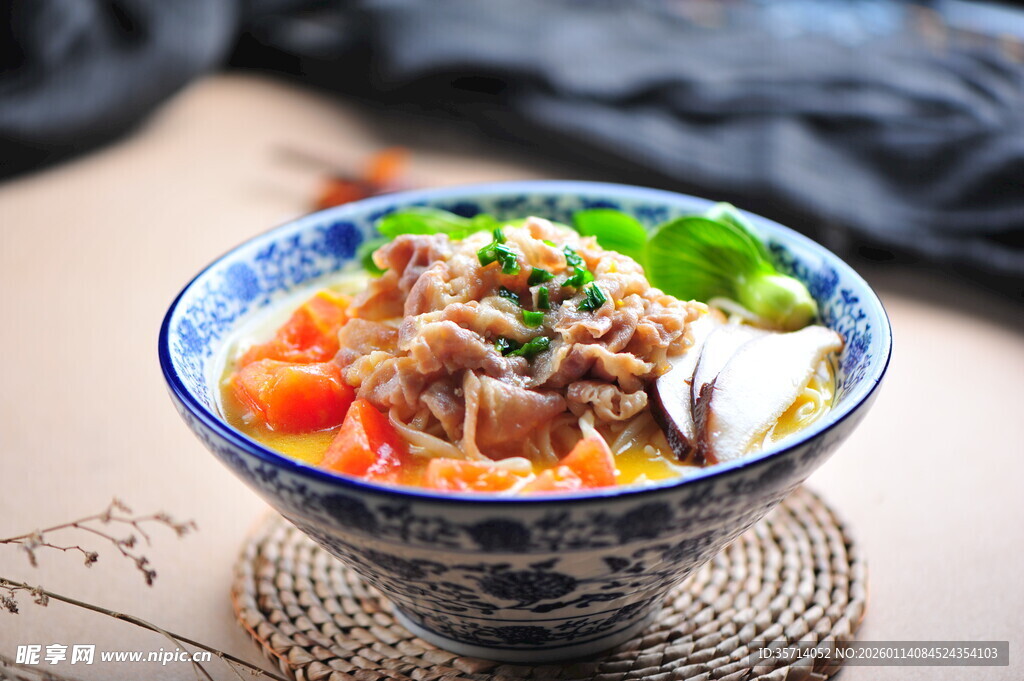 美味营养的家常杂蔬肉丝饭