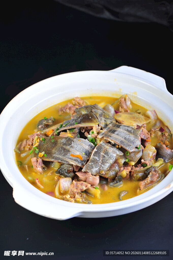 美味砂锅甲鱼煲