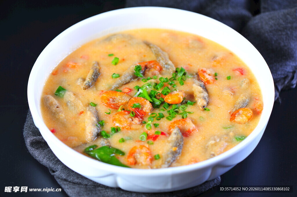 香浓小鱼蘑菇蔬菜汤