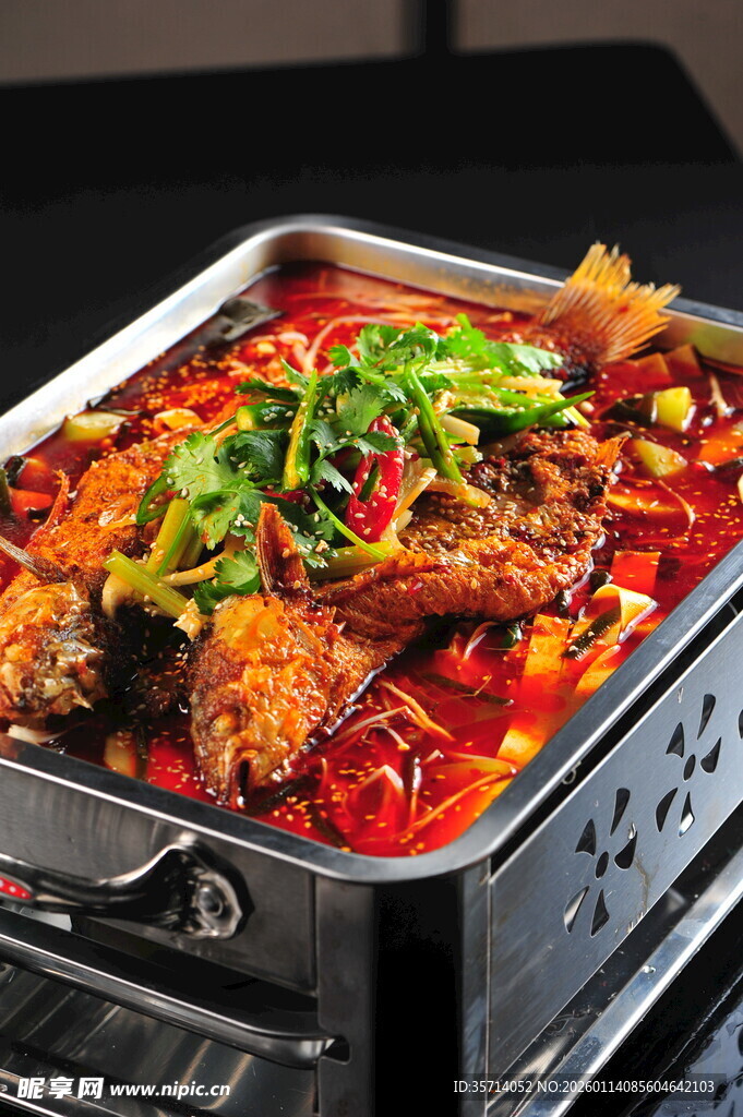 香辣烤鱼大餐 美味诱人