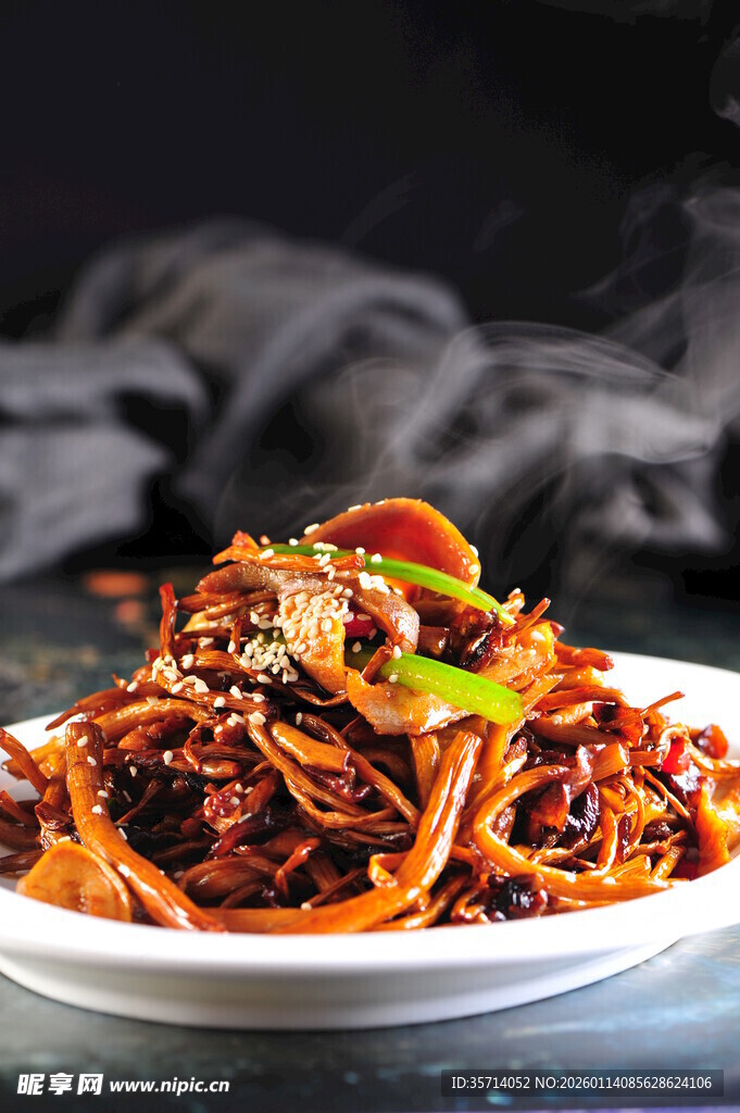 美味炒猪肚 色泽诱人食欲佳