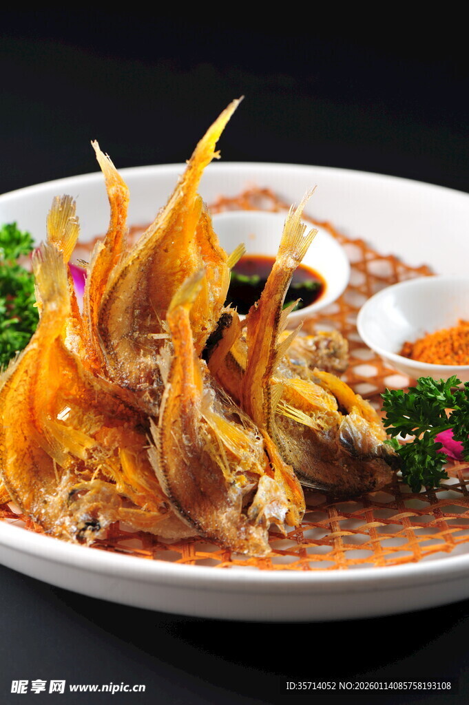 美味红烧鱼干 摆盘中餐